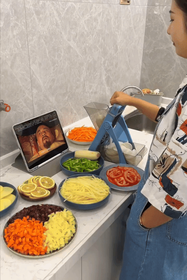 Safe Slice 4-in-1 Multifunctional Manual Vegetable Cutter & Mandoline Slicer – Adjustable Thickness for Dicing, Julienne & Slicing – Professional Kitchen Gadget for Fast Meal Prep